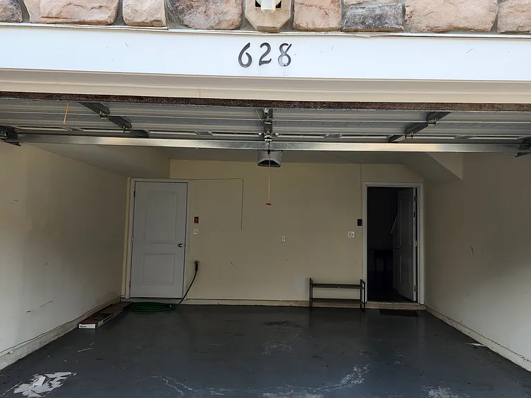 628 Jacobsen Cir — Photo 2
