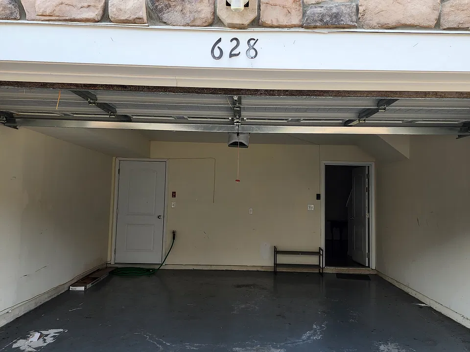 628 Jacobsen Cir