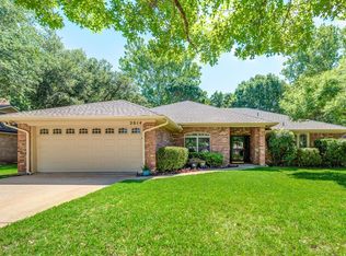 2014 Harwell St, Grapevine, TX 76051