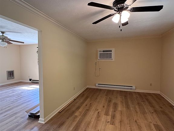 2nd image of 44 Woodbrier Dr