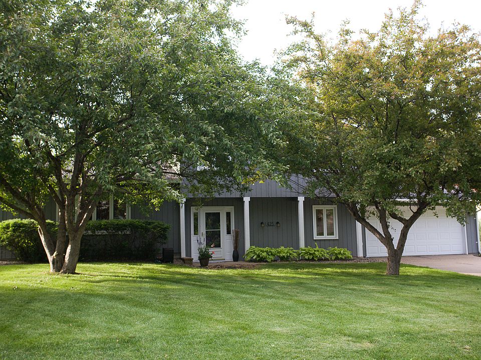 425 Woodhill Drive!