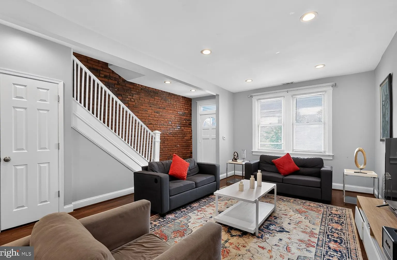 3 bed, 2.5 bath, 1747 sqft, $3,800 — Photo 4