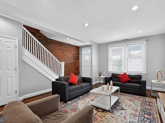 4th image of 2630 10th St NE