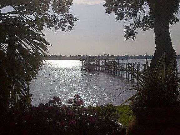 4th image of 1908 SW Mooring Dr