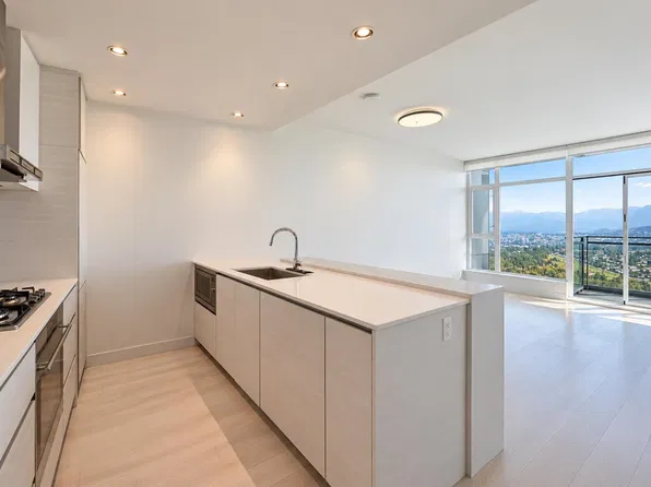 4670 Assembly Way #4809, Burnaby, BC V5H 0H3
