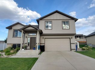 1812 2nd Ave E, Dickinson, ND 58601
