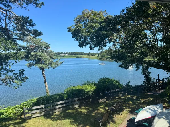 33 Horsefoot Road, West Dennis, MA 02670