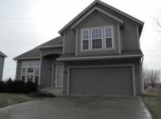 517 E Hawthorn St, Gardner, KS 66030