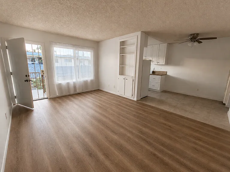 3726 Madison Ave #6 — Photo 1