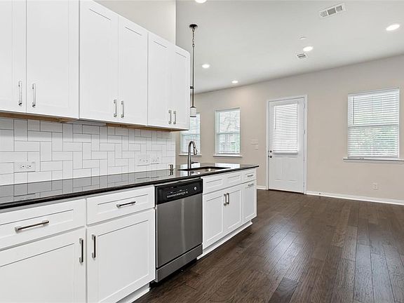 4th image of 2408 Acorn Ct