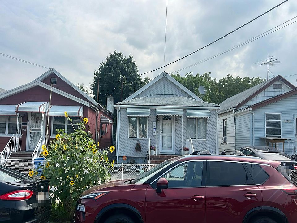 1st image of 1427 Remsen Ave