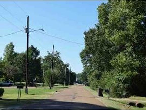 Exterior Neighborhood (street photo)