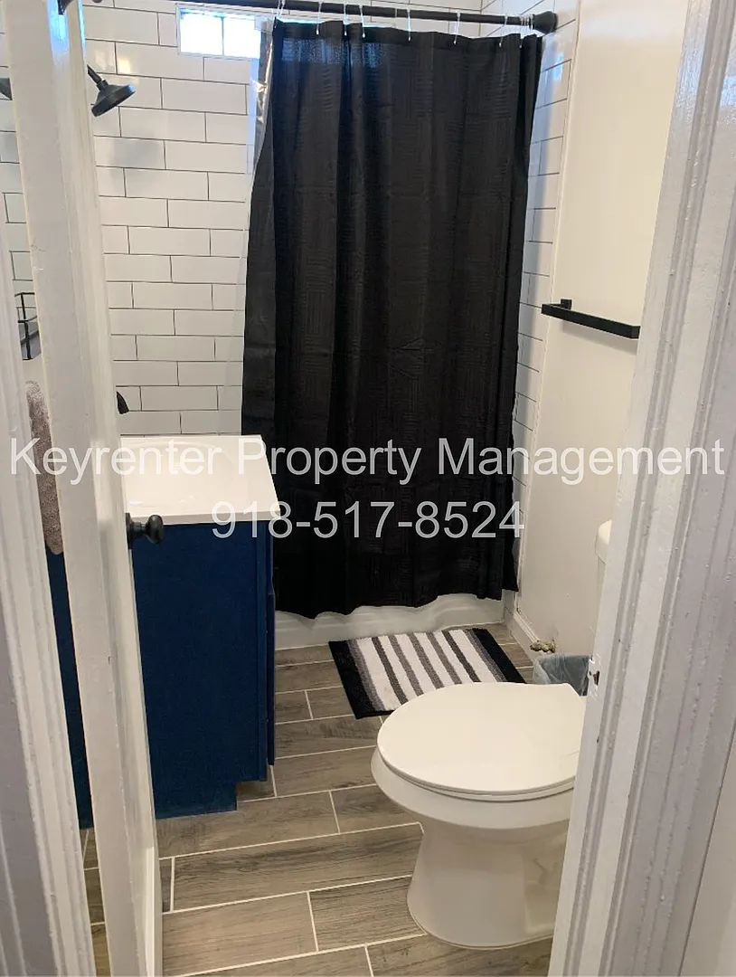 2022 E 12th St Fourplex — Photo 4