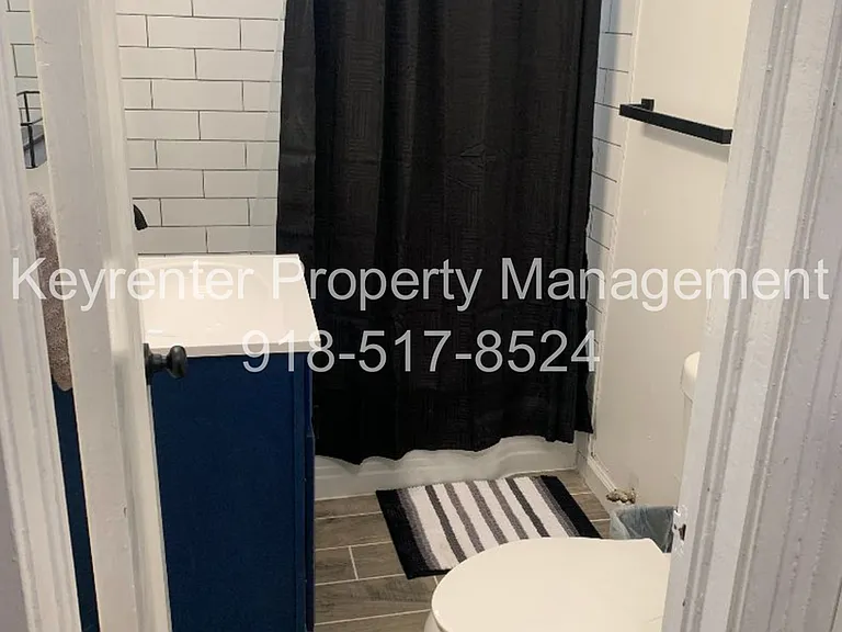 2022 E 12th St Fourplex — Photo 4