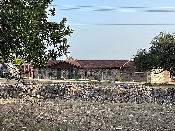 4th image of 2349 S Service Rd