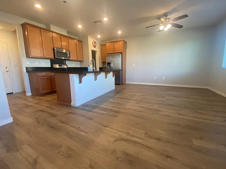 Bridgeway Dr — Photo 8