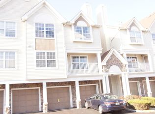 19 Inverness Dr, Edison, NJ 08820