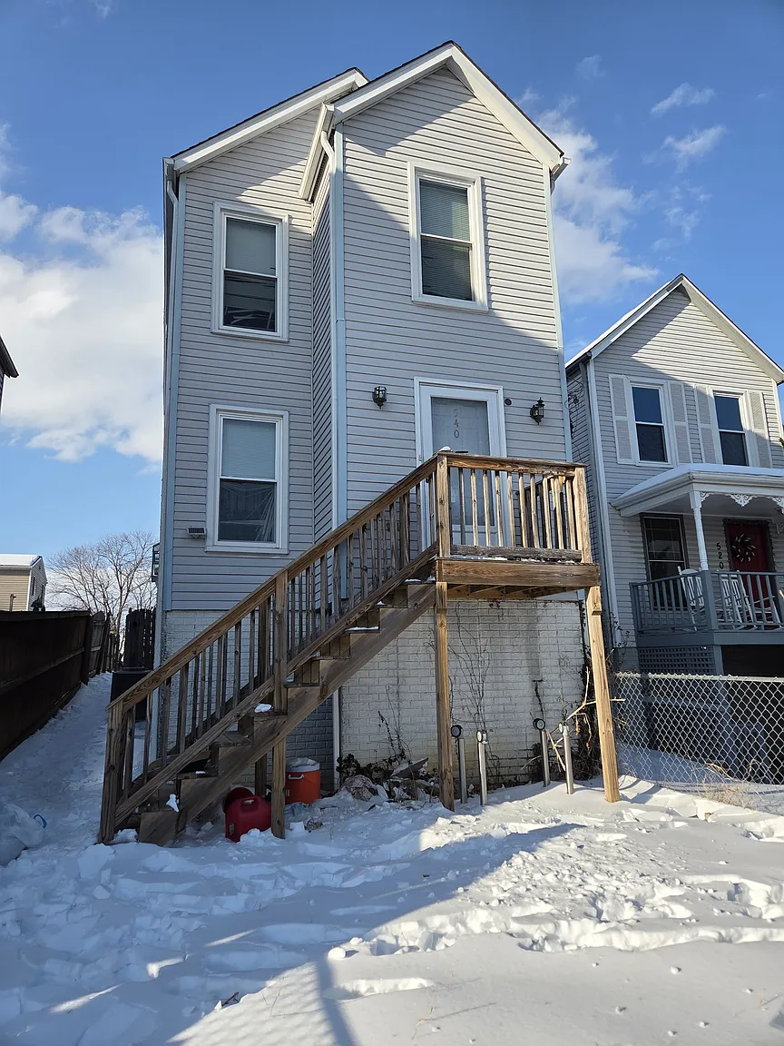 540 W Liberty St photo 1