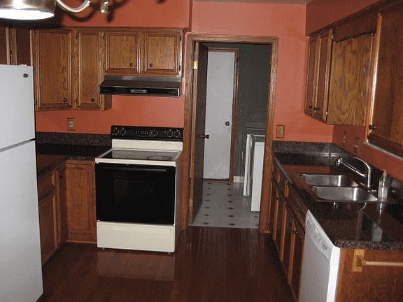 4th image of 45642 Wakefield St