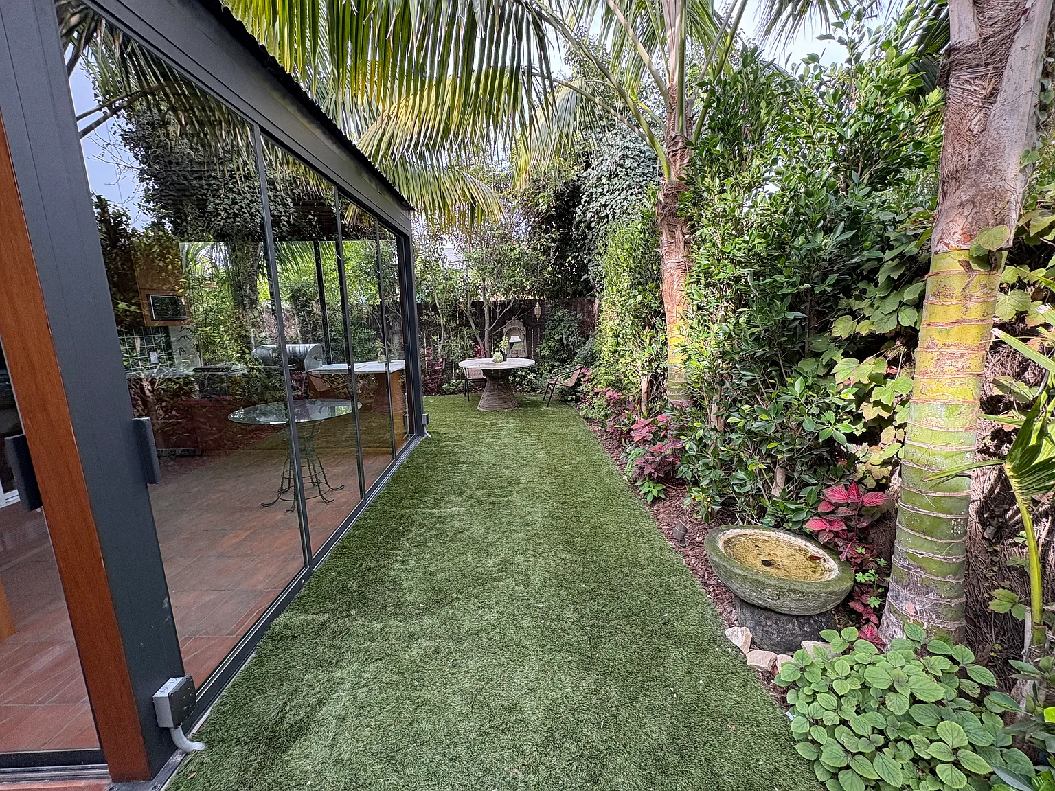 2 bed, 1200 sqft, $3,900 — Photo 3