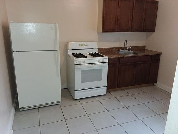 2nd image of 237 Hunsford St APT 5
