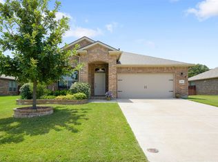 1092 Mooring Dr, Azle, TX 76020