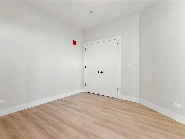 KDG Irving Park LLC — Photo 15
