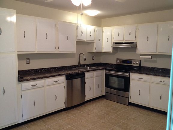 3rd image of 24 Freemont Ln