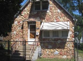 9121 S Woodlawn Ave, Chicago, IL 60619