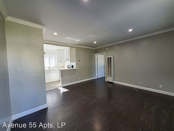 5th image of 139 Avenue 55 #20