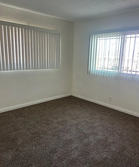 10243 S Dixon Ave #1 — Photo 4