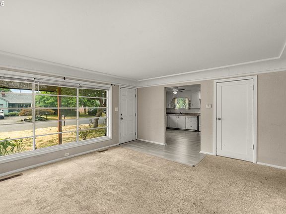 5th image of 612 SE 11th Ave