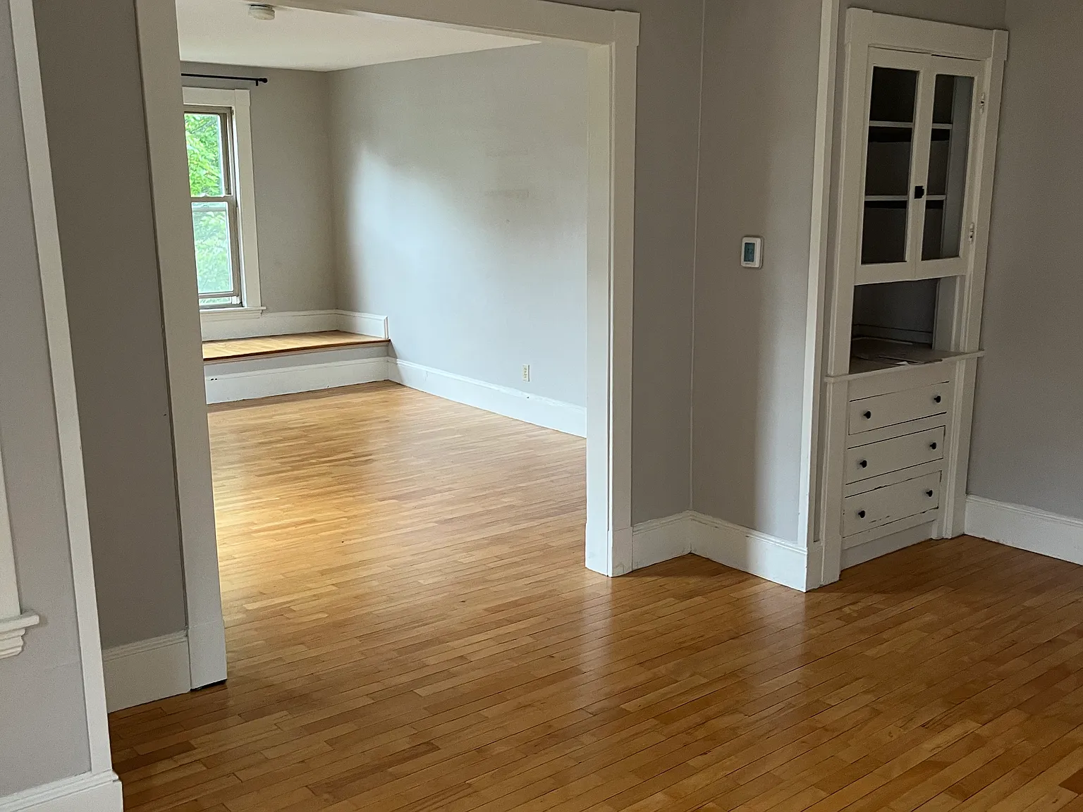 2 bed, 1800 sqft, $2,300 — Photo 2