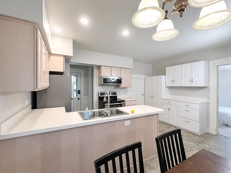 210 E Main St #2B — Photo 6