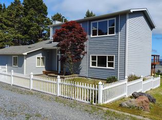 220 Flake St, Port Orford, OR 97465