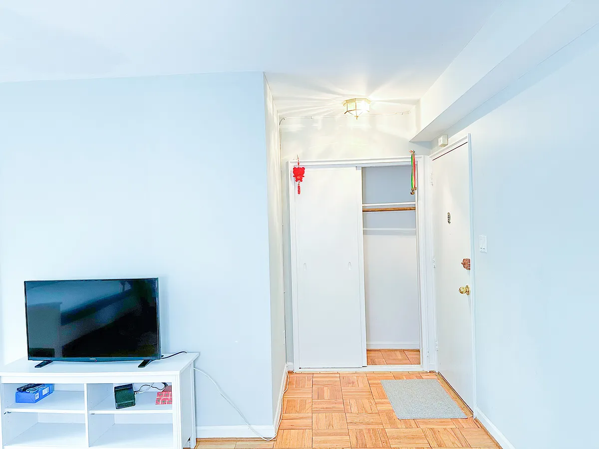 Building Photo - 4301 Massachusetts Ave NW #2001