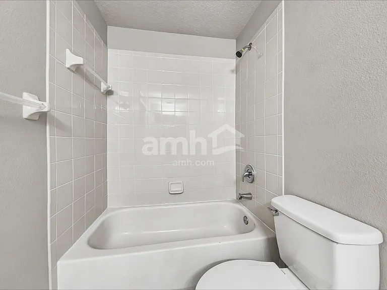 7330 Crescent Palm Dr — Photo 15