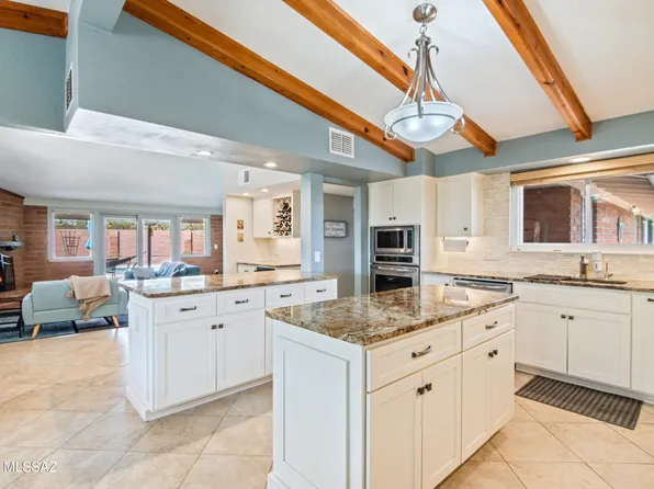 5561 N Northern Hills Dr, Tucson, AZ 85704