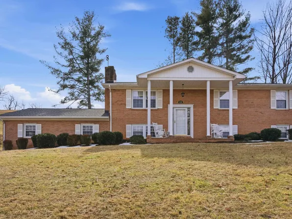 5725 Graysontown Rd, Radford, VA 24141
