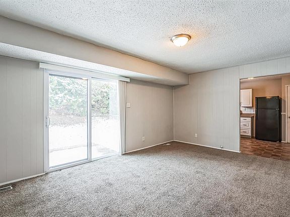 3rd image of 6540 Farm Pond Ct
