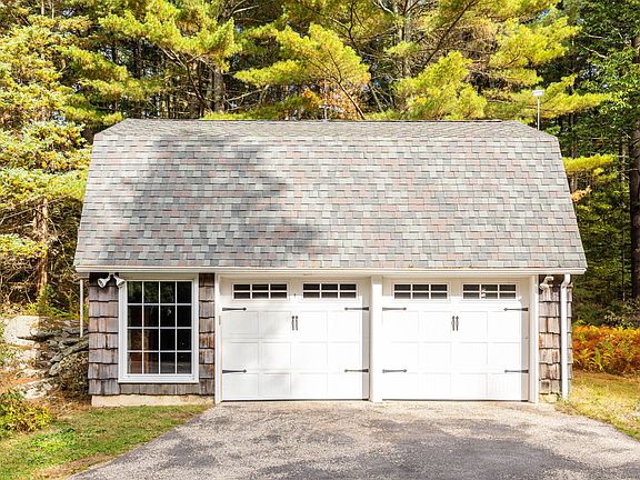 5th image of 418 Plymouth Road