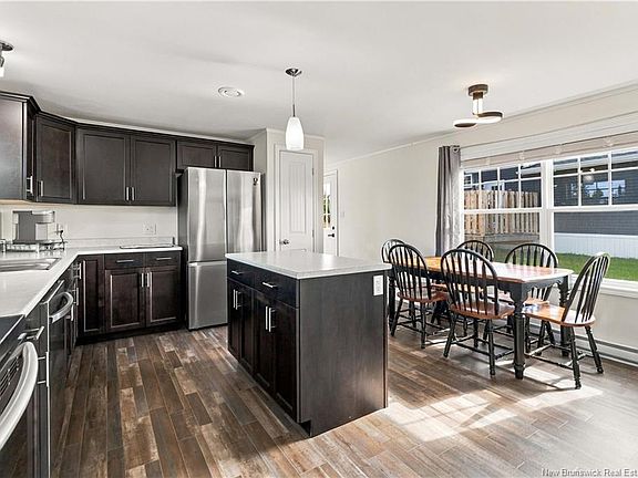 4th image of 52 Cranbrook Ln