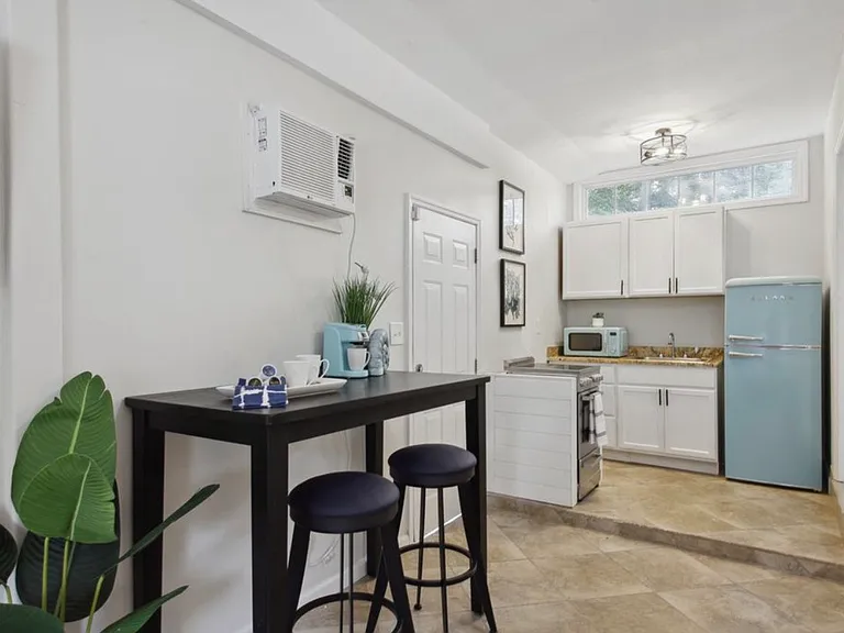 17 Bryan Wood Cir #B — Photo 4