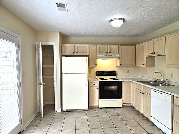 5th image of 2593 Cashel Ct