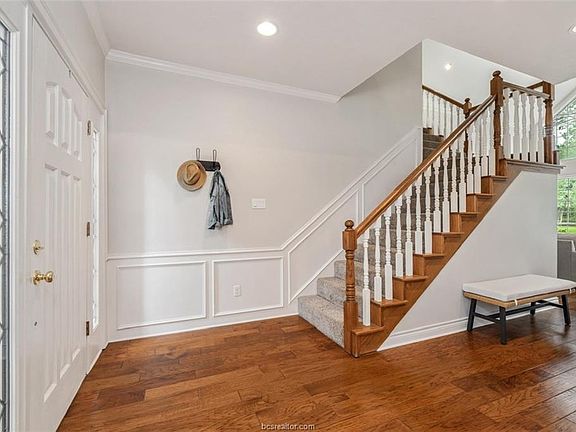 5th image of 4601 Locksford Dr