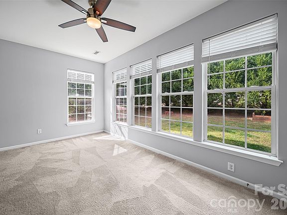 5th image of 2001 Lake Vista Dr