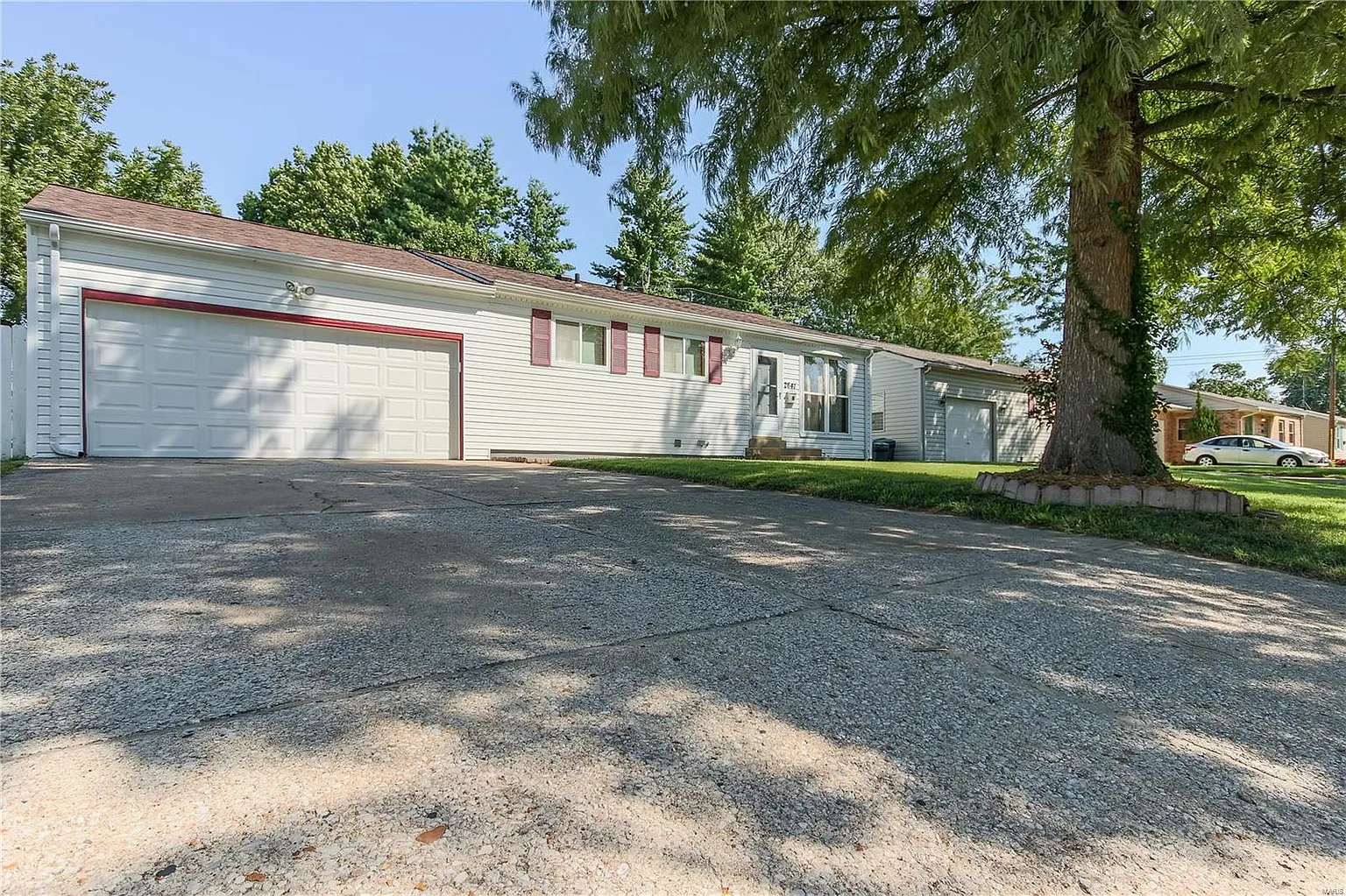2641 Timberlake Dr photo 1