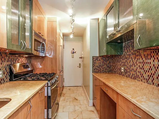 Sold by Sotheby's International Realty | media 6