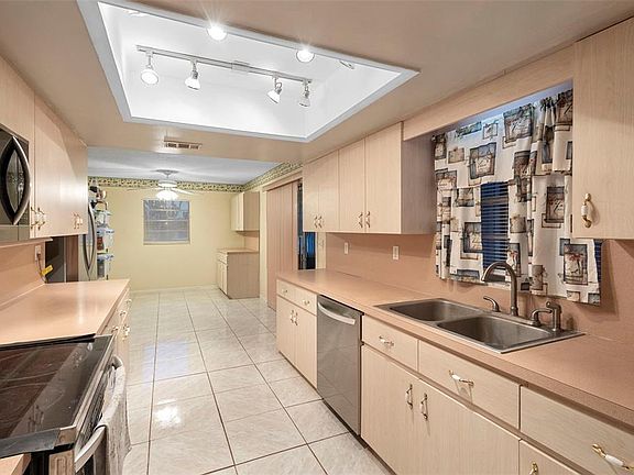 4th image of 630 GRAND PLAZA DRIVE