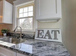 142 Windemere St, Springfield, MA 01104